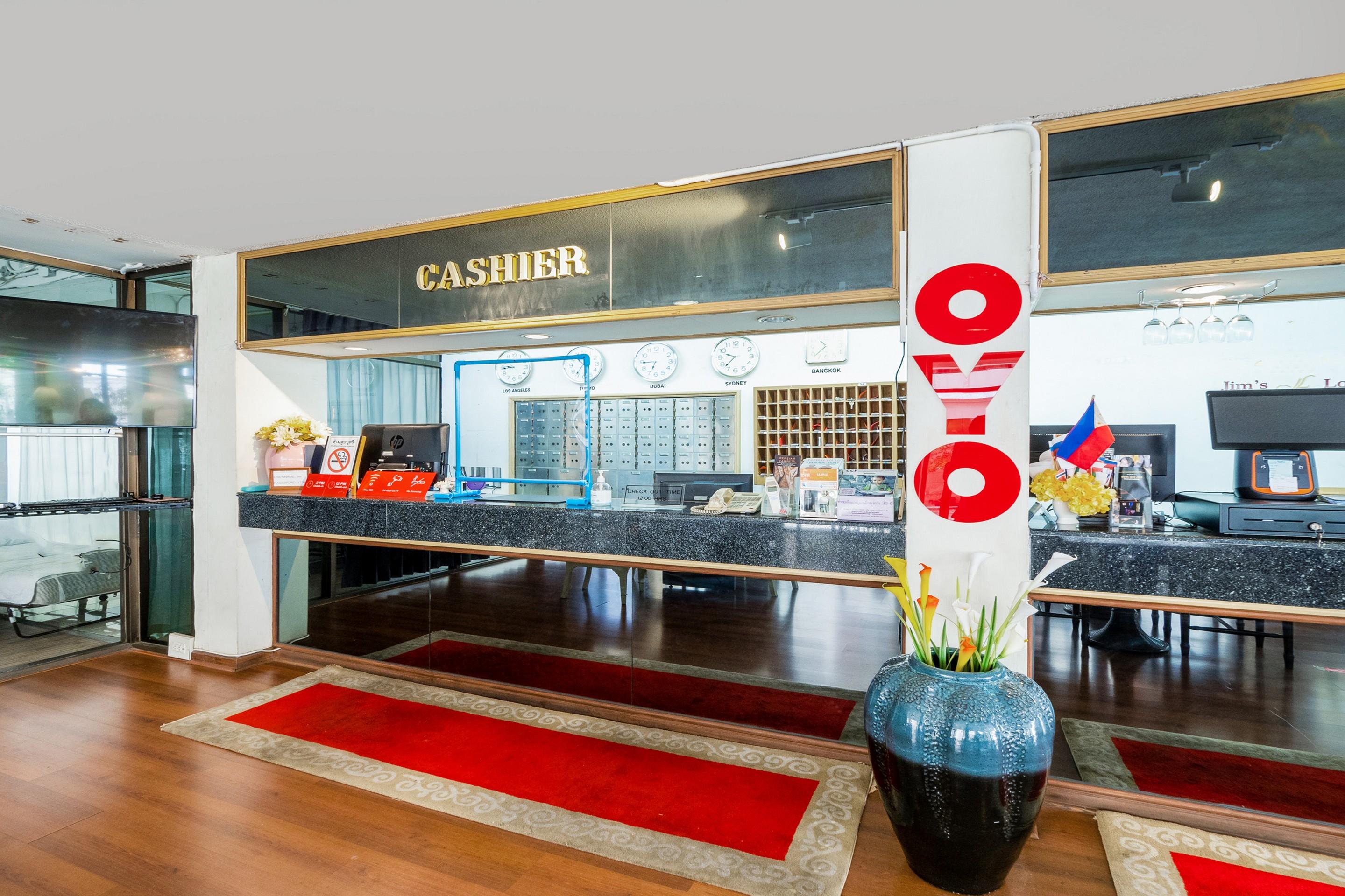 12Pm曼谷酒店 外观 照片